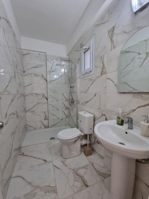 Gems'S Apartment - Luxury 3 Bedroom Penthouse With Pool Karavas  Extérieur photo