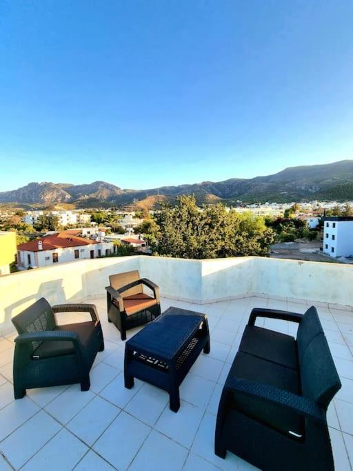 Gems'S Apartment - Luxury 3 Bedroom Penthouse With Pool Karavas  Extérieur photo